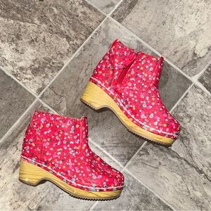 OshKosh B'gosh Red Floral Winter Boots